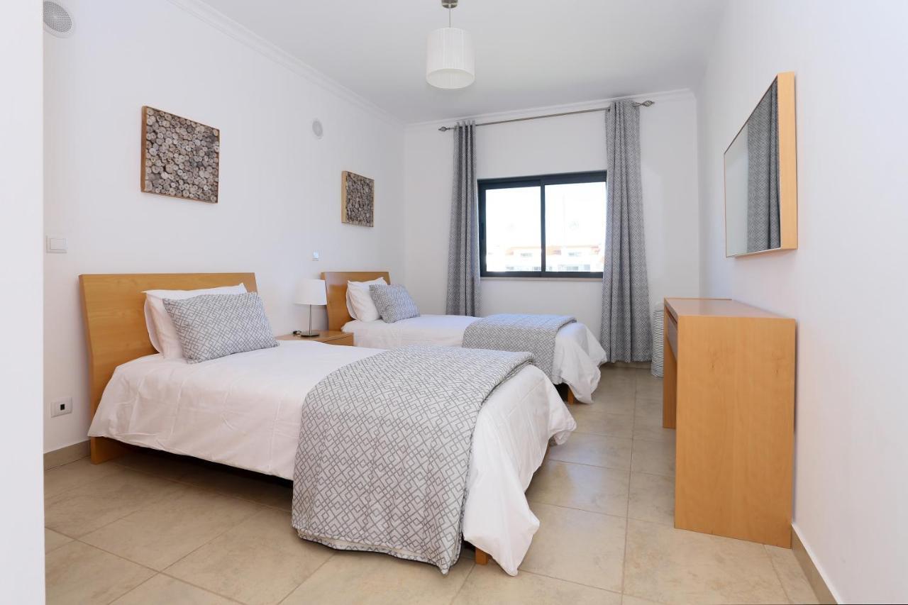 3 Bedroom Apartment With Indoor Pool Central Lagos Exterior photo