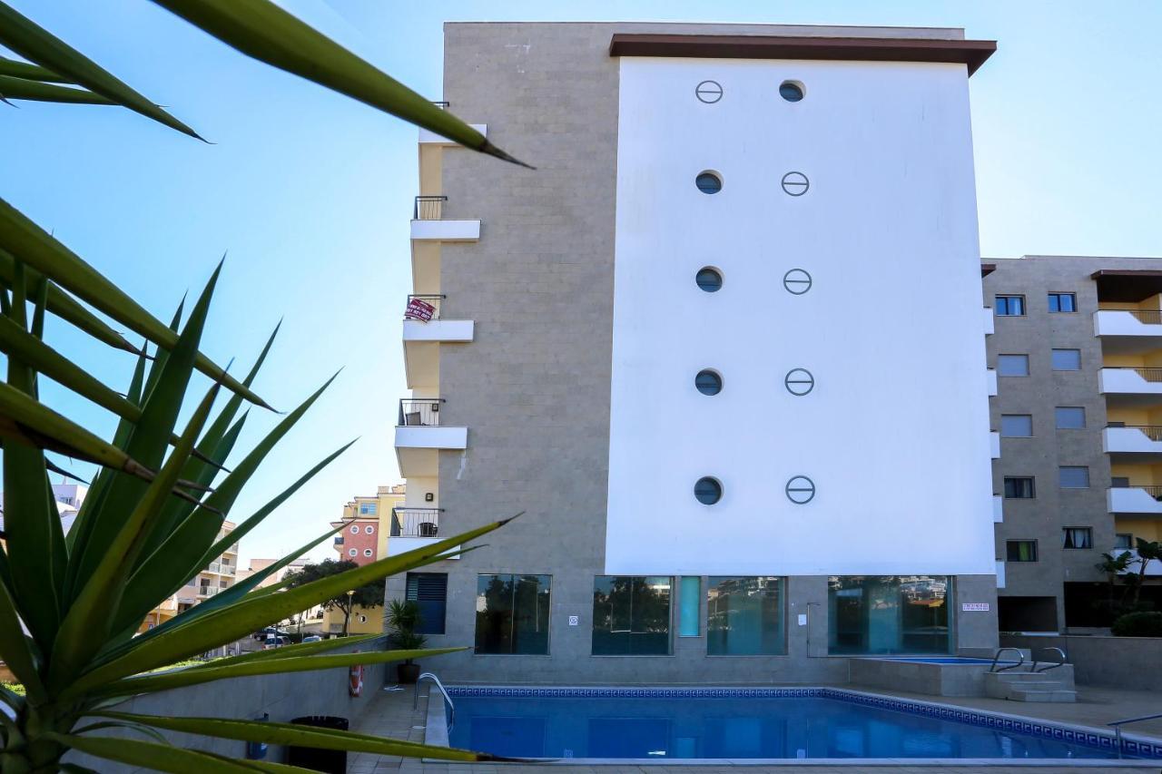 3 Bedroom Apartment With Indoor Pool Central Lagos Exterior photo