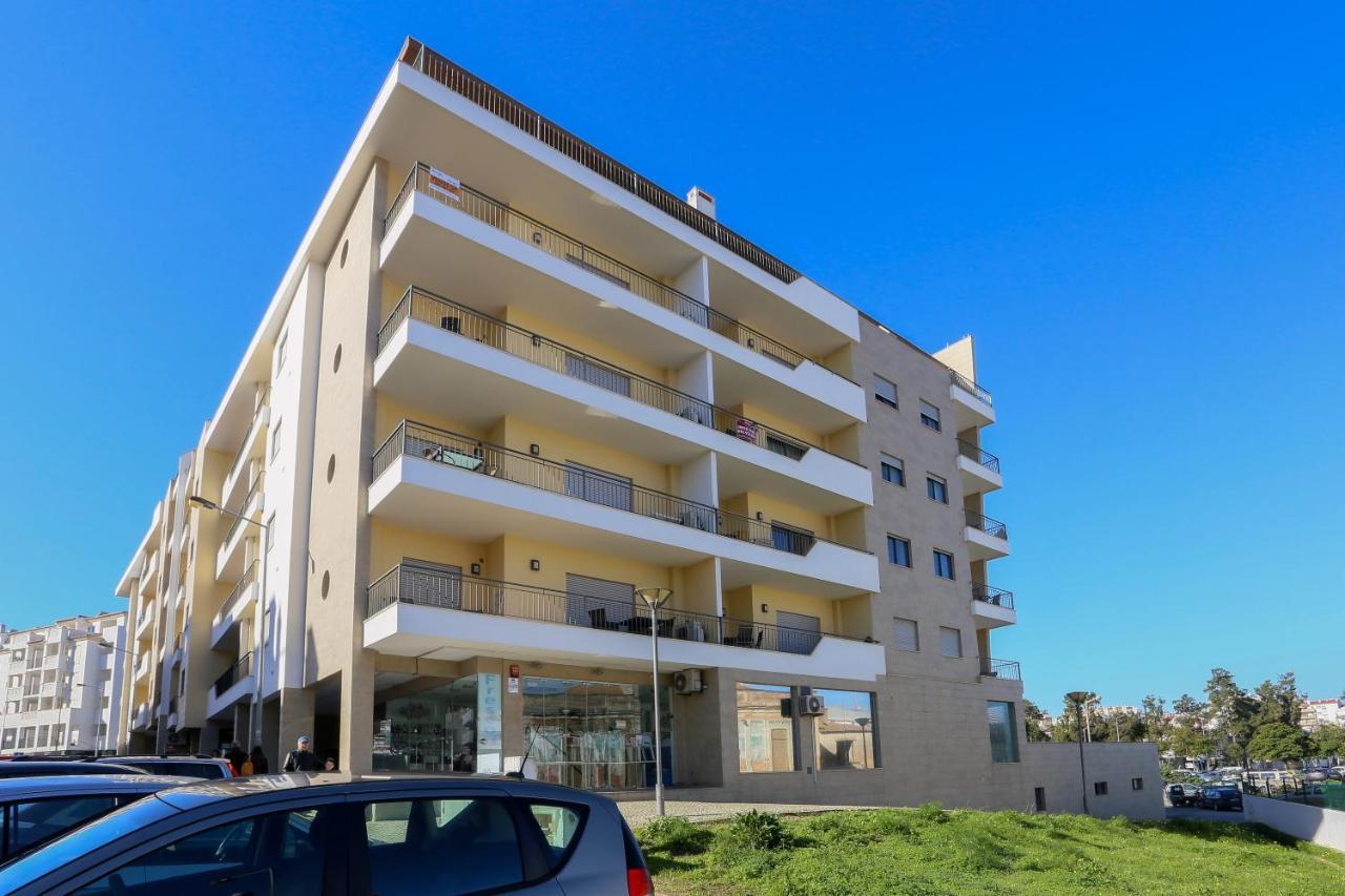 3 Bedroom Apartment With Indoor Pool Central Lagos Exterior photo