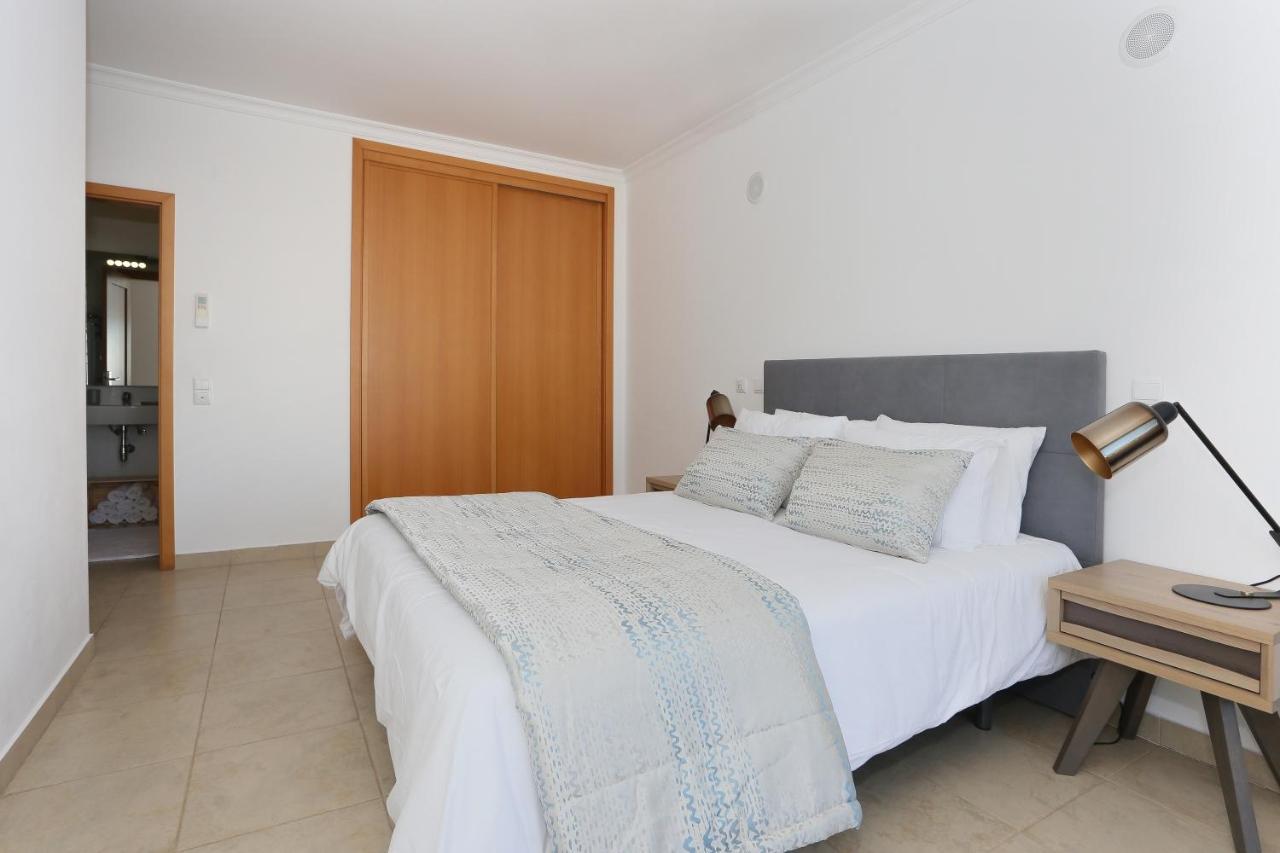 3 Bedroom Apartment With Indoor Pool Central Lagos Exterior photo