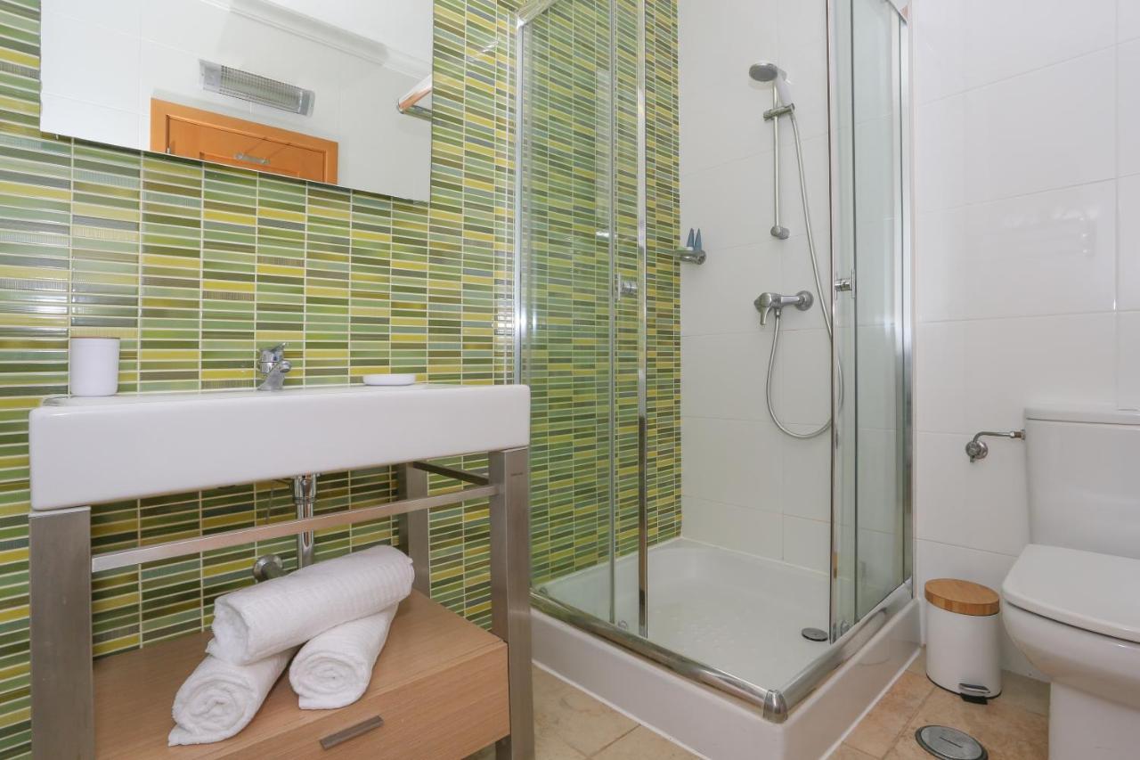 3 Bedroom Apartment With Indoor Pool Central Lagos Exterior photo