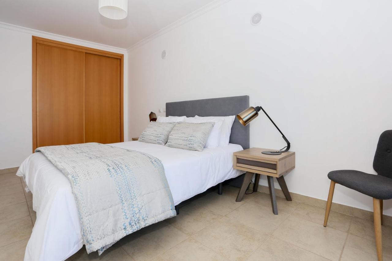 3 Bedroom Apartment With Indoor Pool Central Lagos Exterior photo