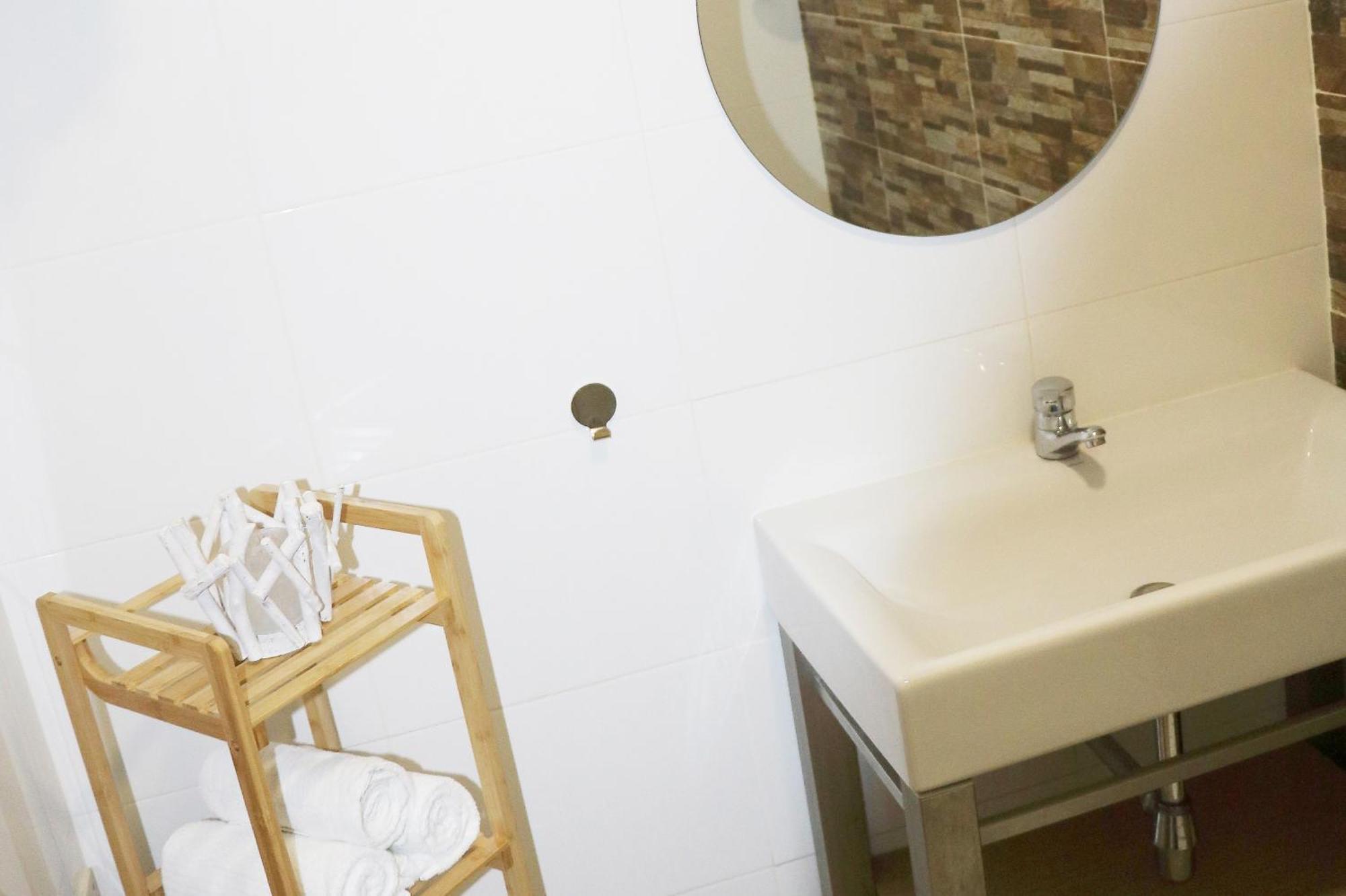 3 Bedroom Apartment With Indoor Pool Central Lagos Exterior photo